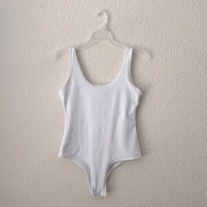 ❤️ SUNRO White Bodysuit Tank Size S ❤️